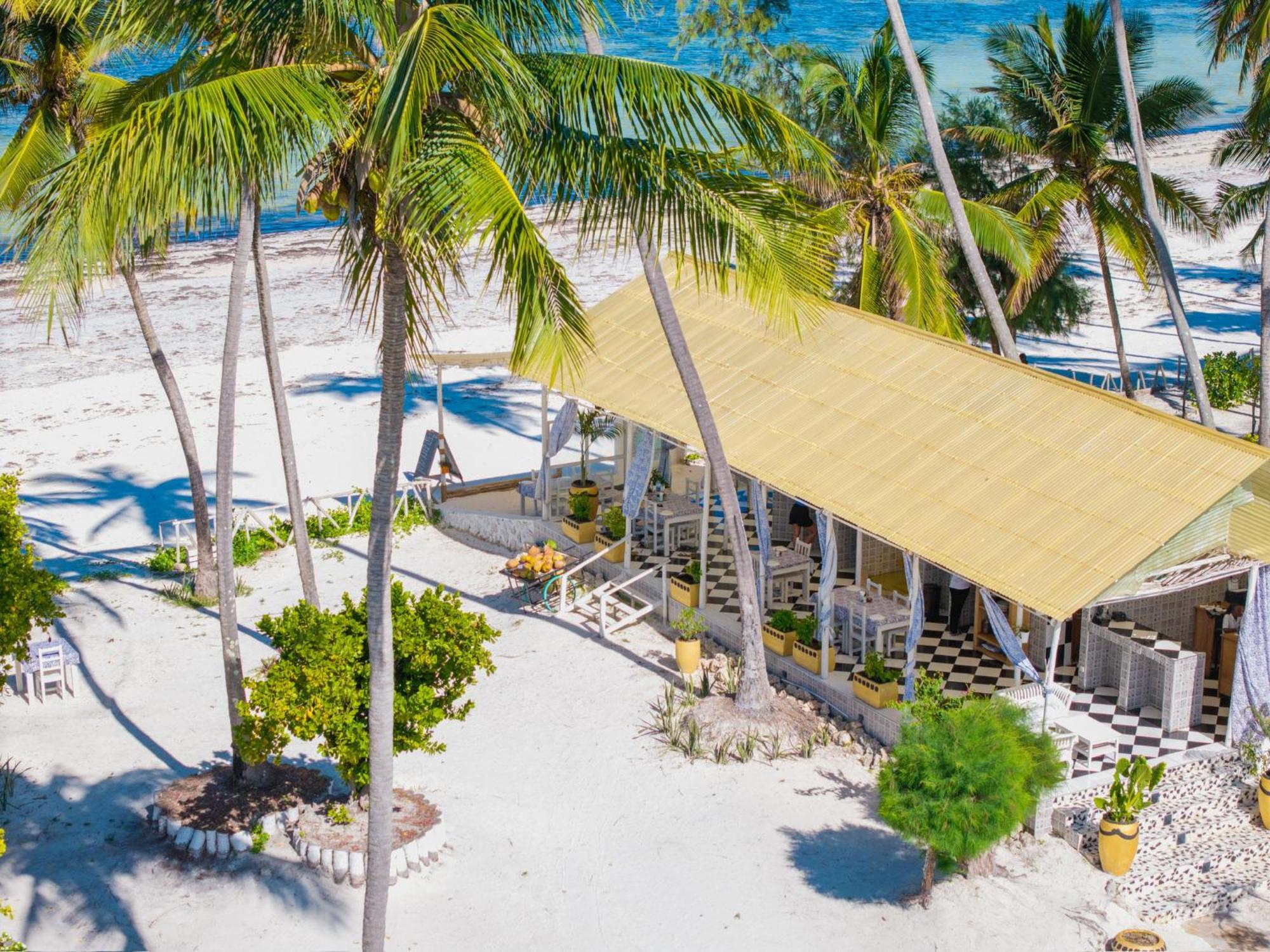 Pili Pili Orient Beach Resort Bwejuu Kültér fotó